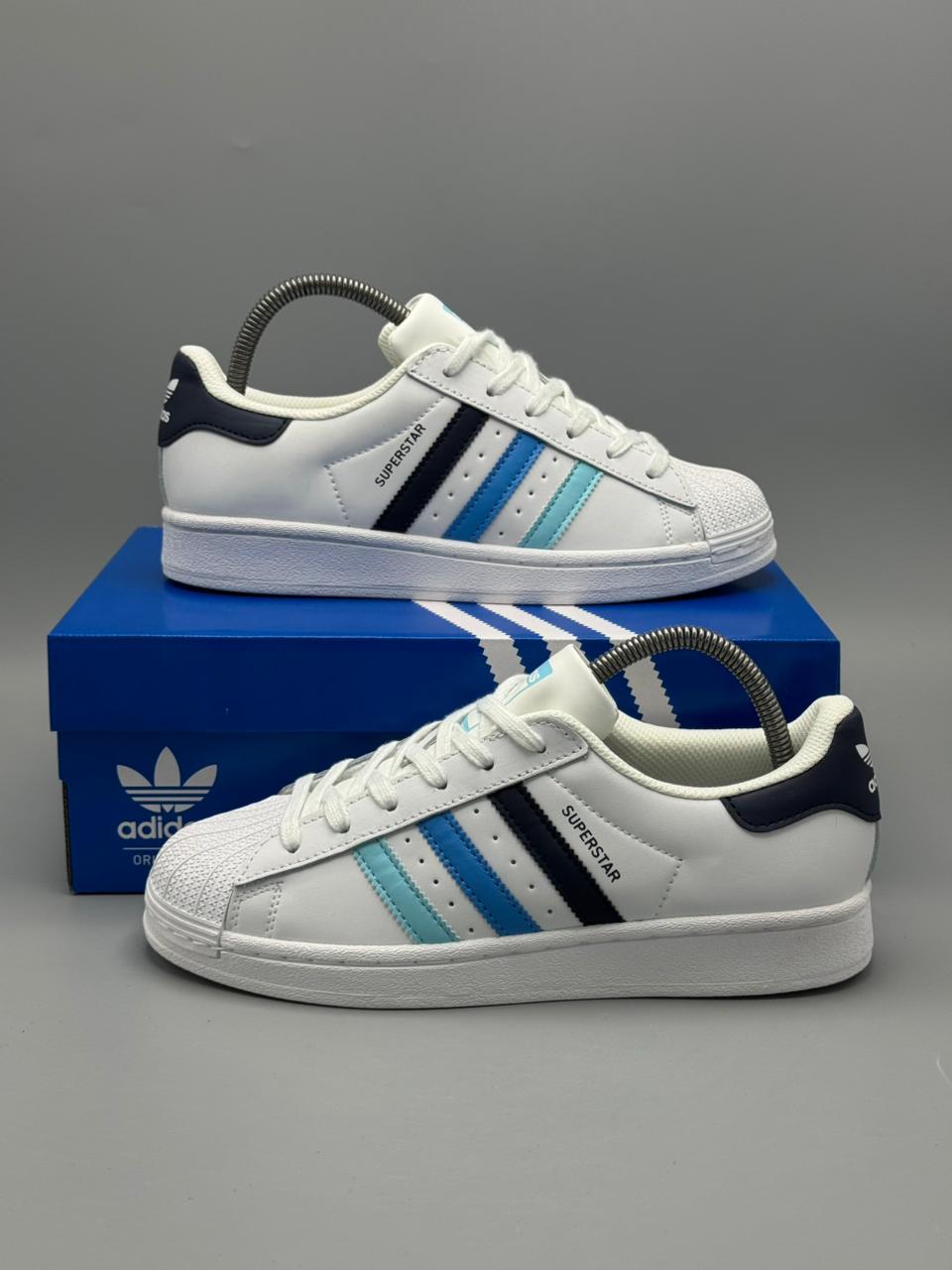 Adidas Superstar