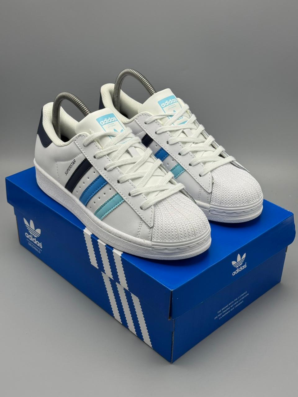 Adidas Superstar