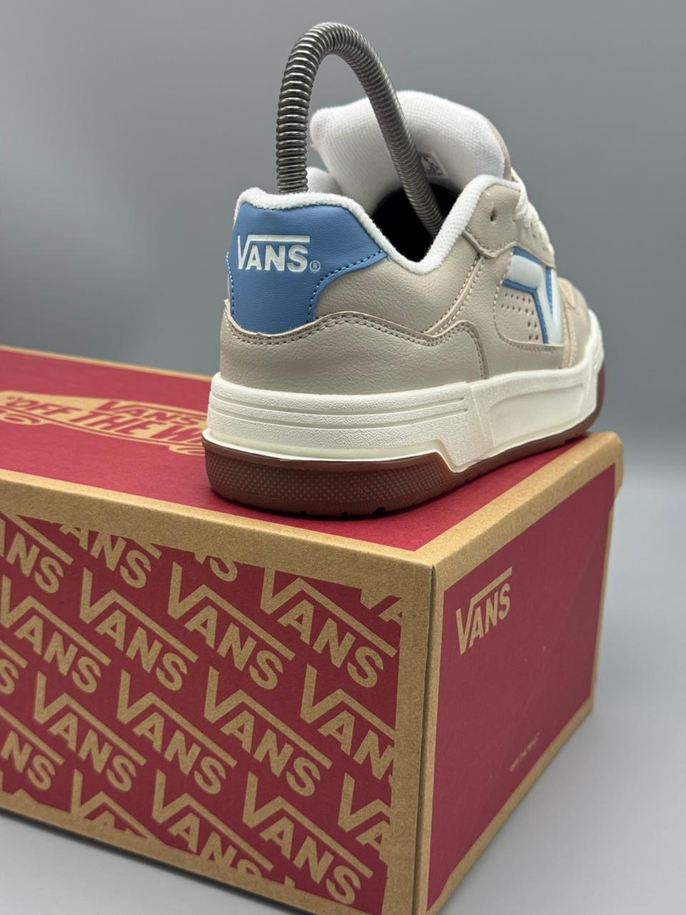 Vans Lowland