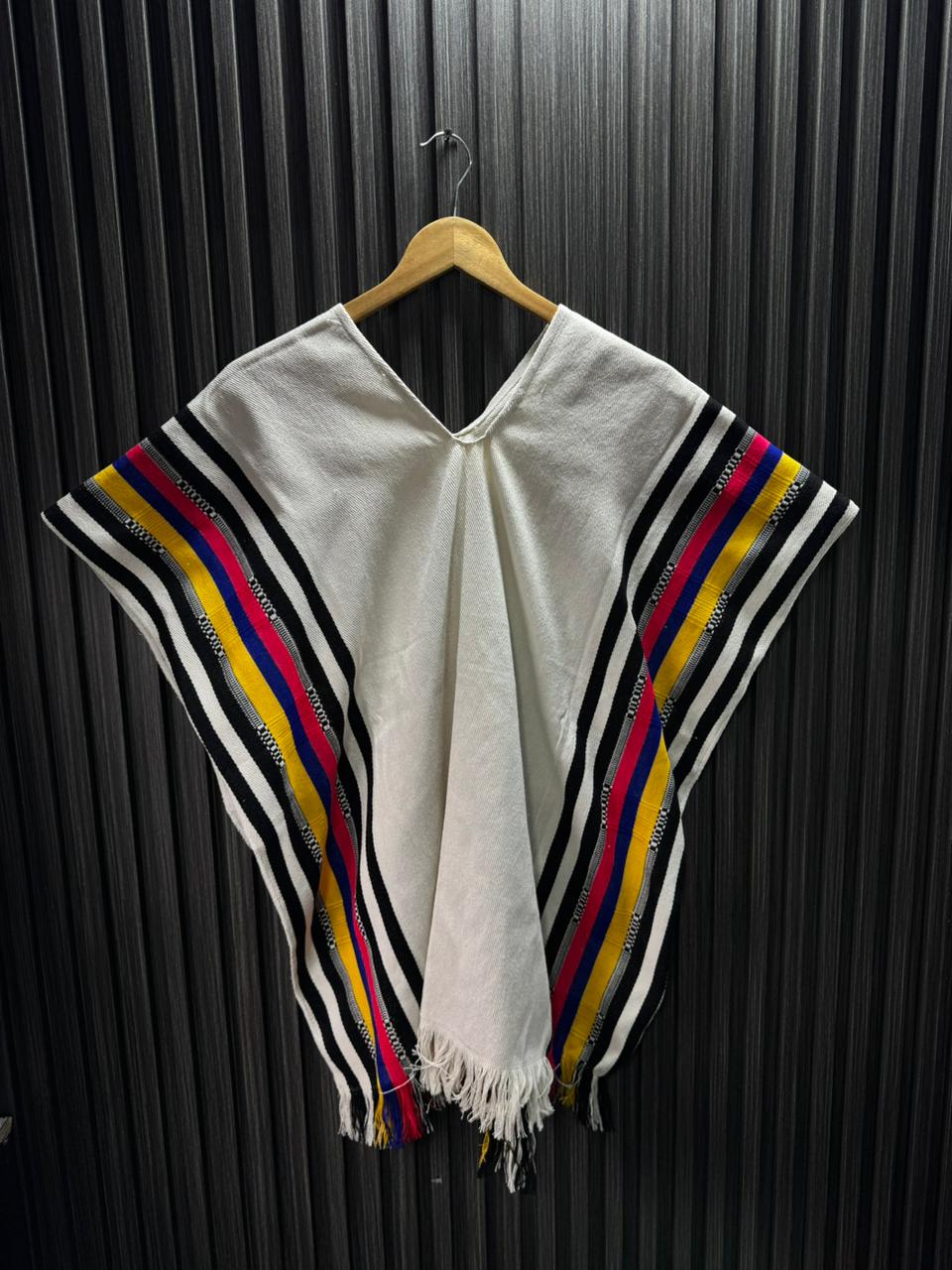 Poncho Artesanal Colombiano
