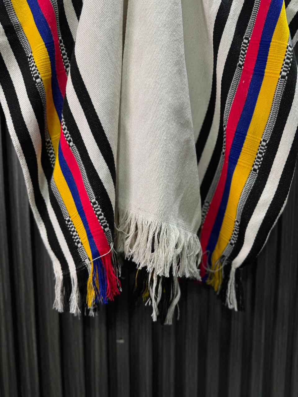 Poncho Artesanal Colombiano