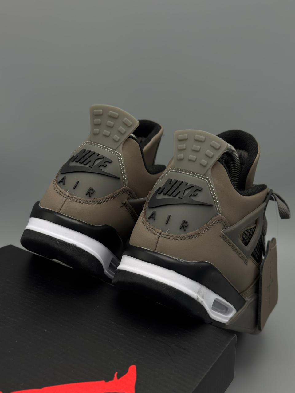 Jordan 4 Retro Travis Scott
