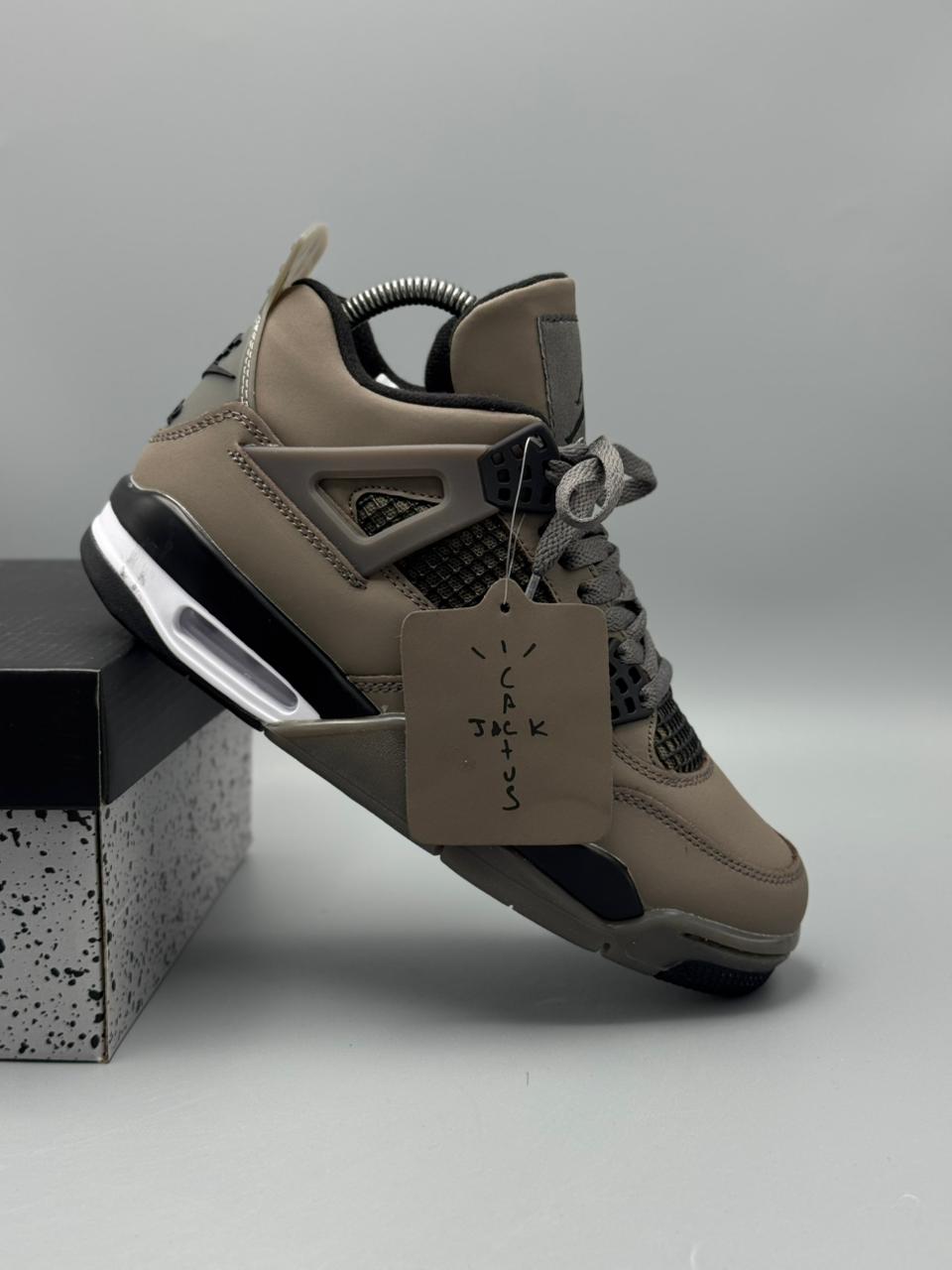 Jordan 4 Retro Travis Scott