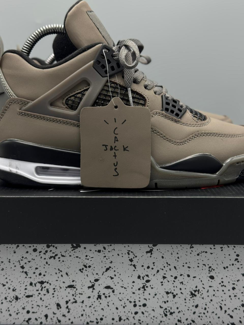 Jordan 4 Retro Travis Scott