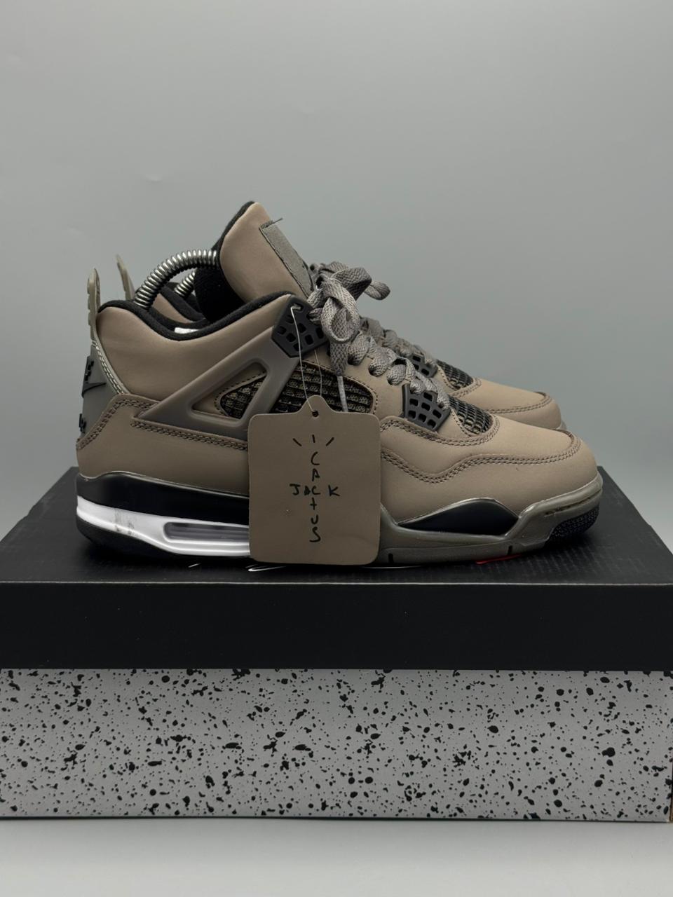 Jordan 4 Retro Travis Scott