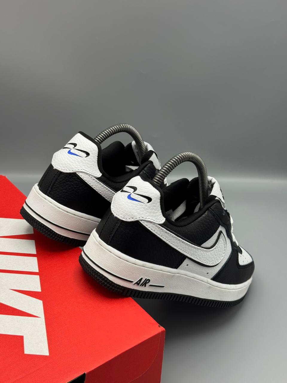 Air Force 1 “Panda”