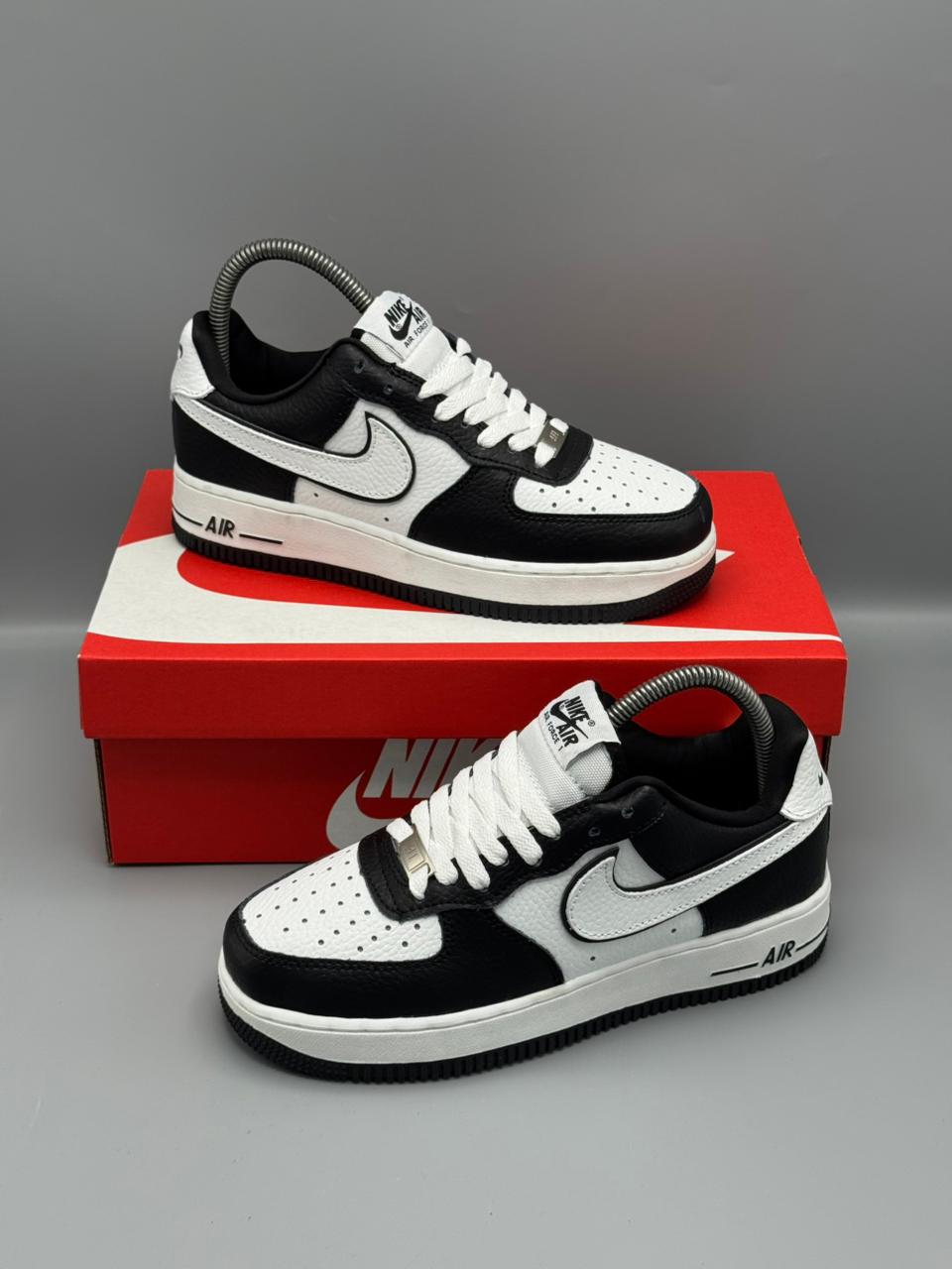 Air Force 1 “Panda”
