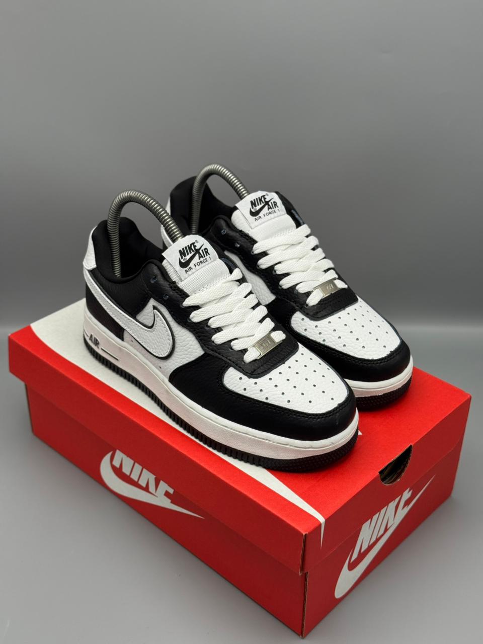 Air Force 1 “Panda”