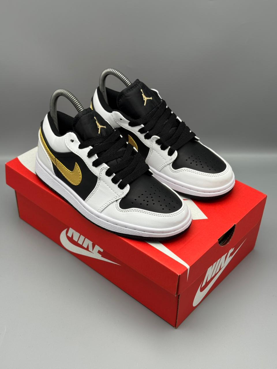 Jordan 1 Retro Low