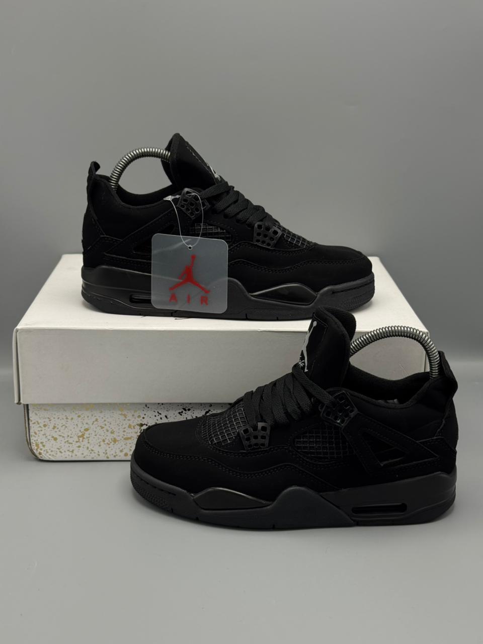 Jordan 4 Retro