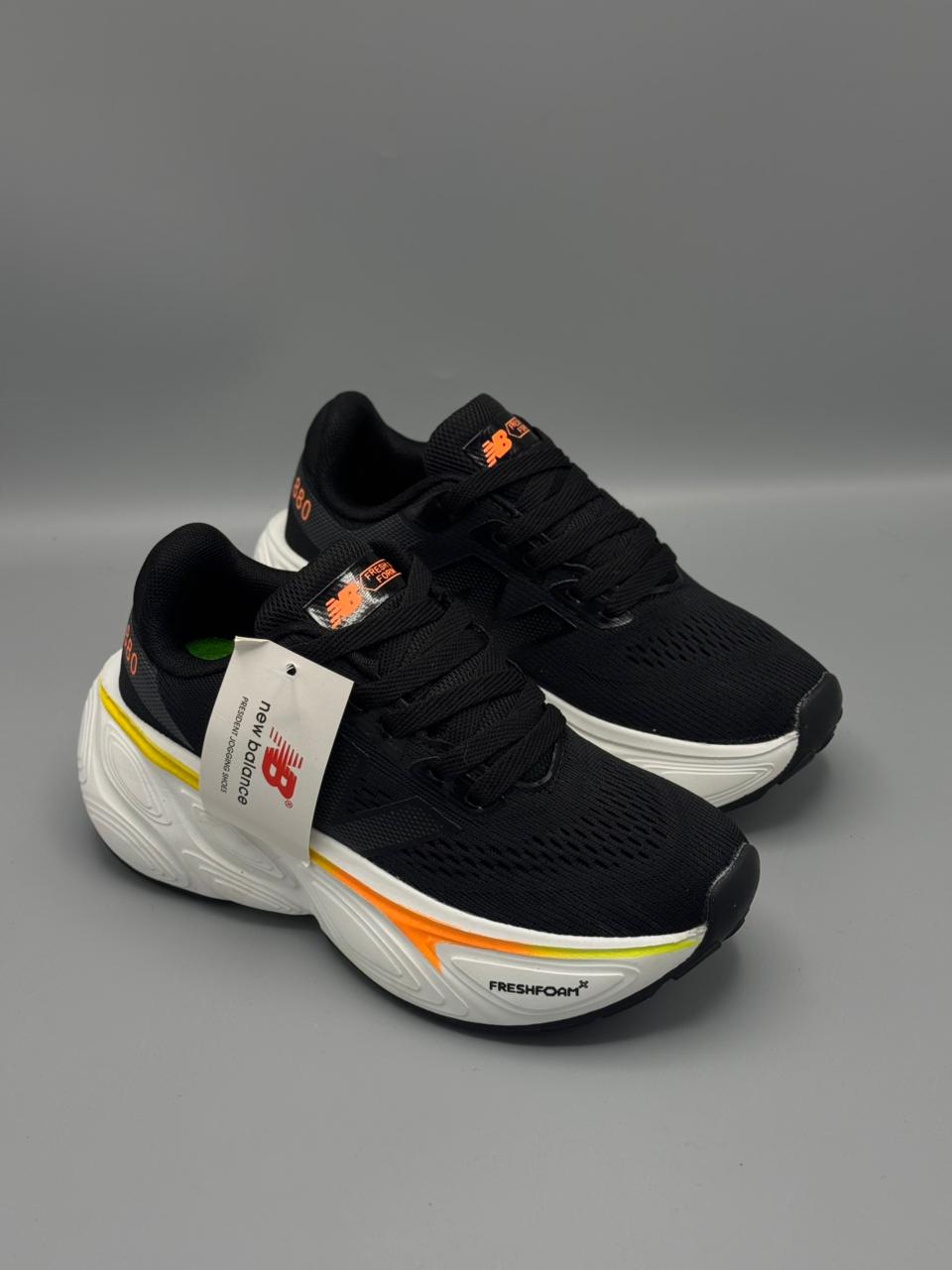 New Balance 880