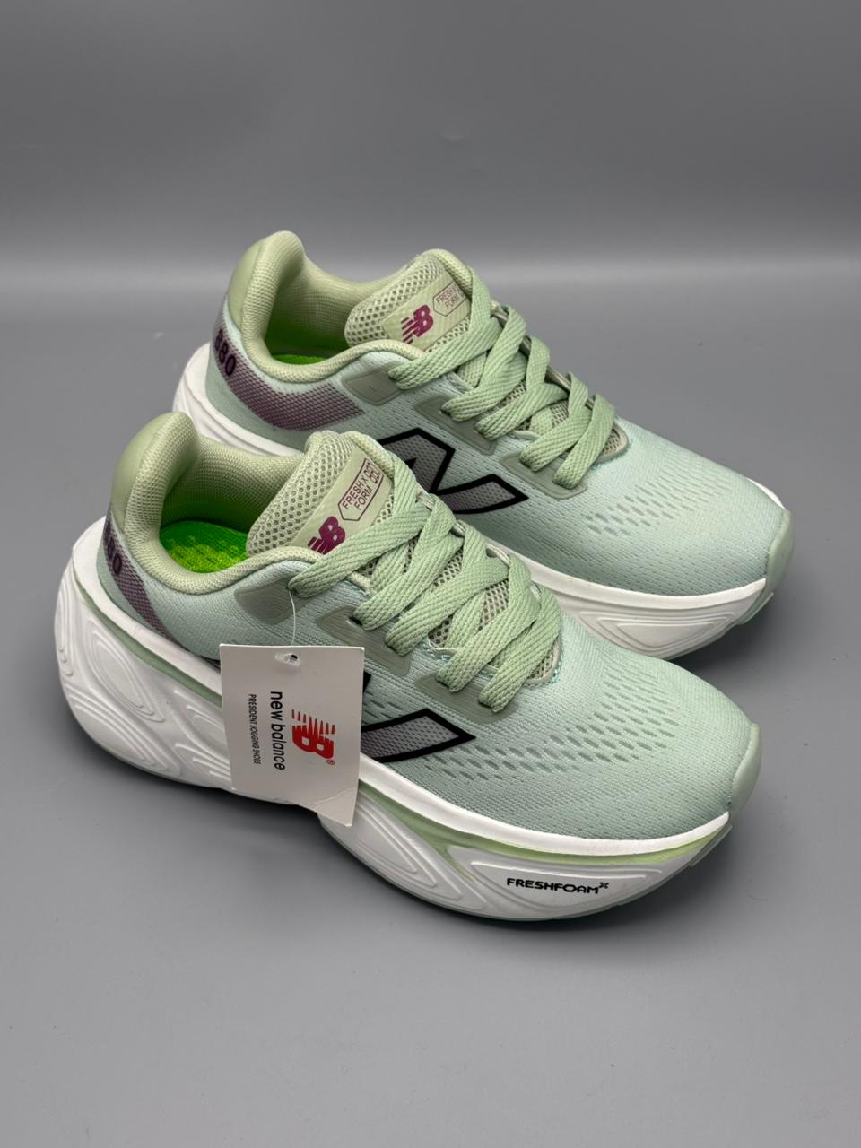 New Balance 880