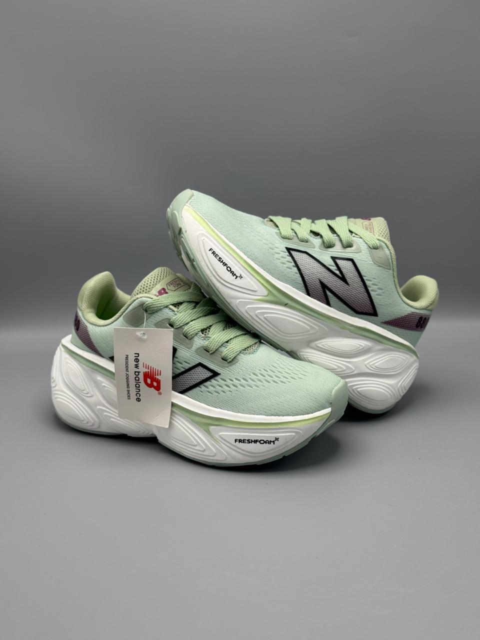 New Balance 880