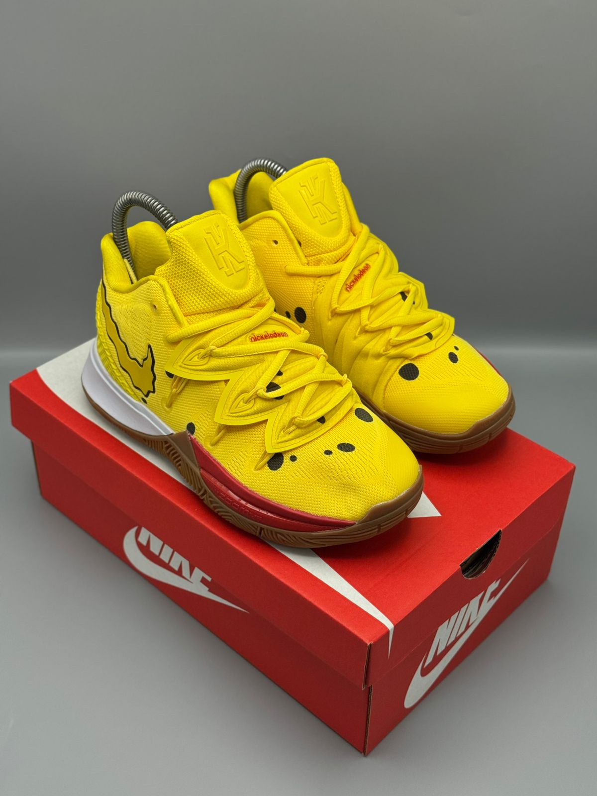 Nike Kyrie 5 "Spongebob Squarepants"