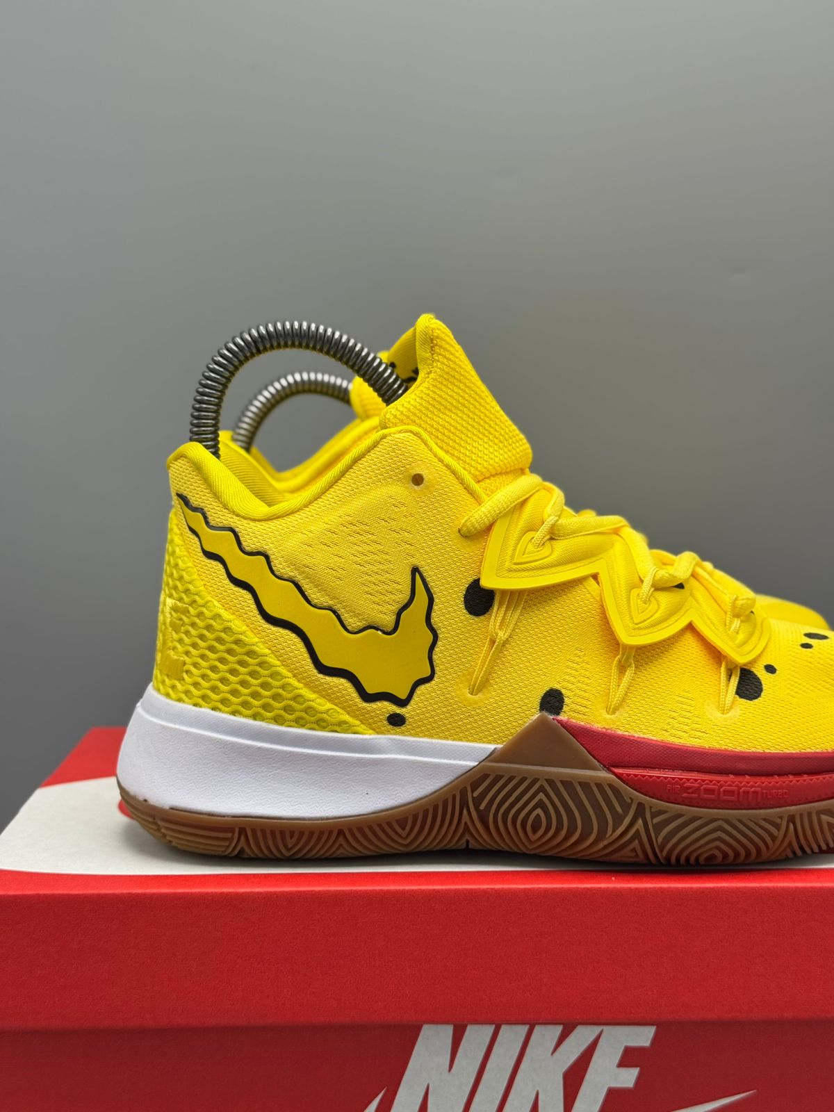 Nike Kyrie 5 "Spongebob Squarepants"