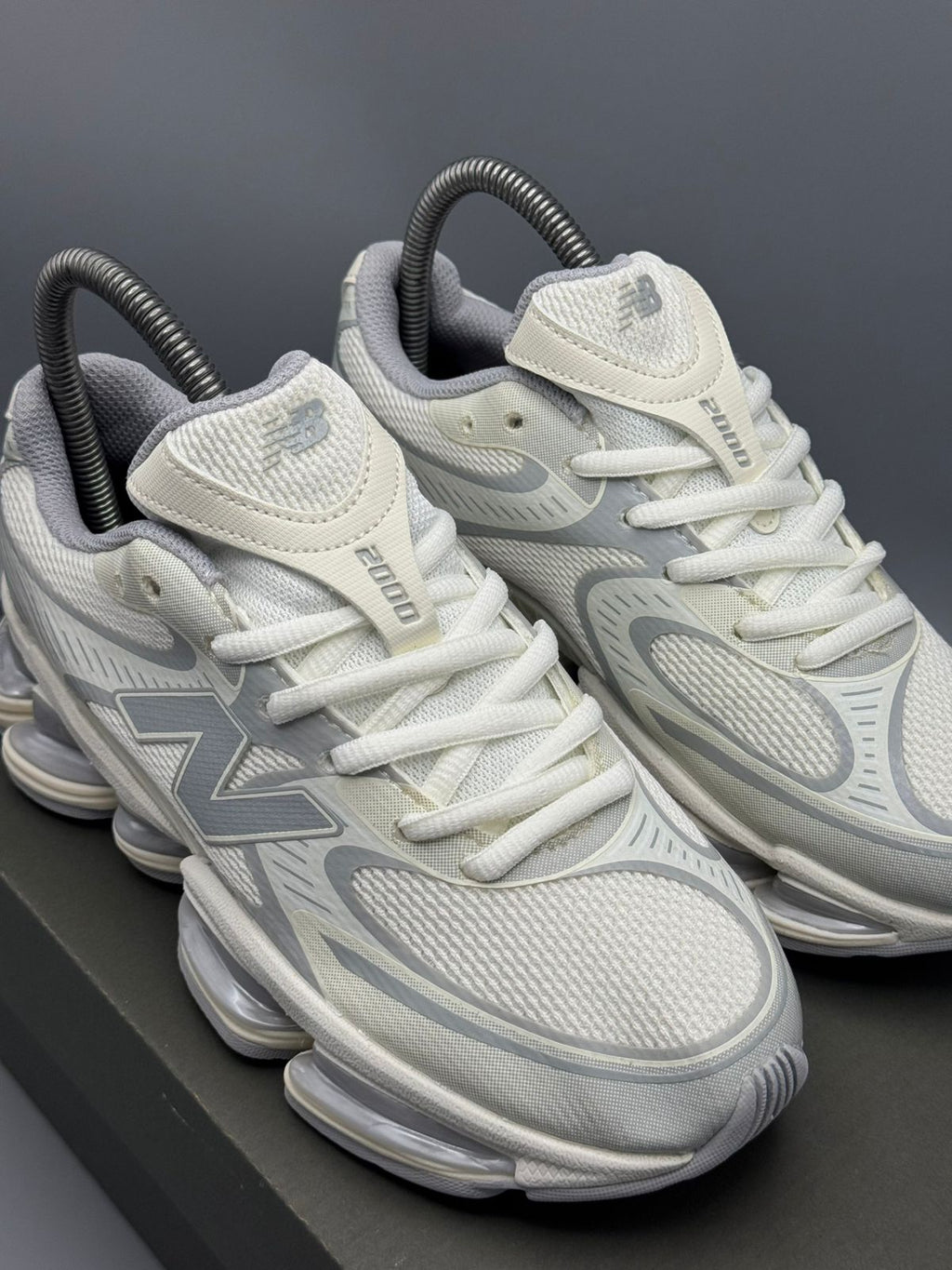 New Balance 2000