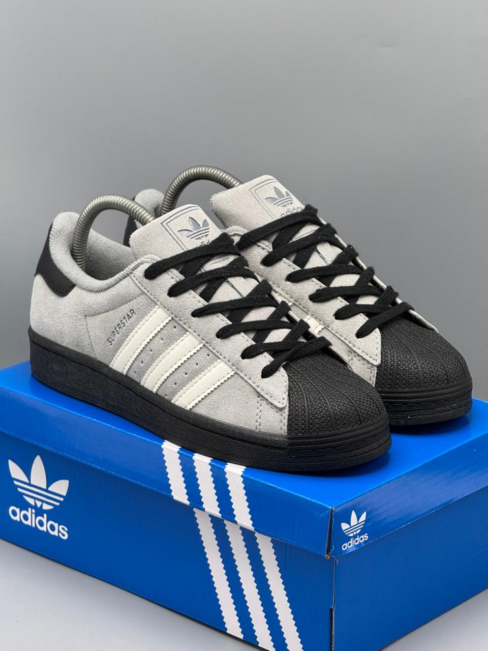 Adidas Superstar
