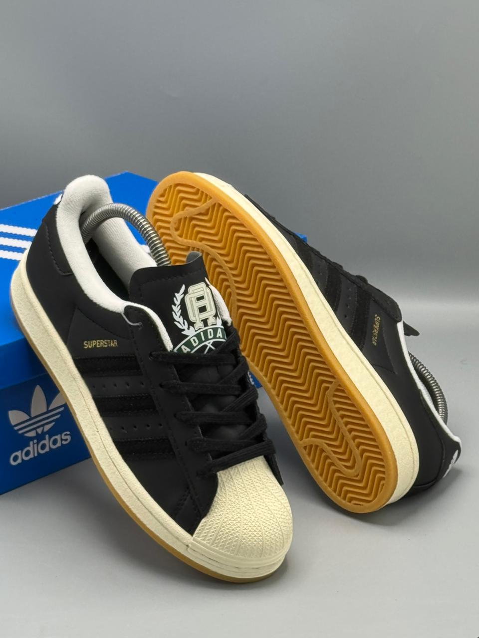 Adidas Superstar