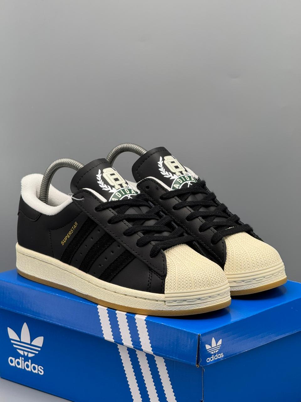 Adidas Superstar