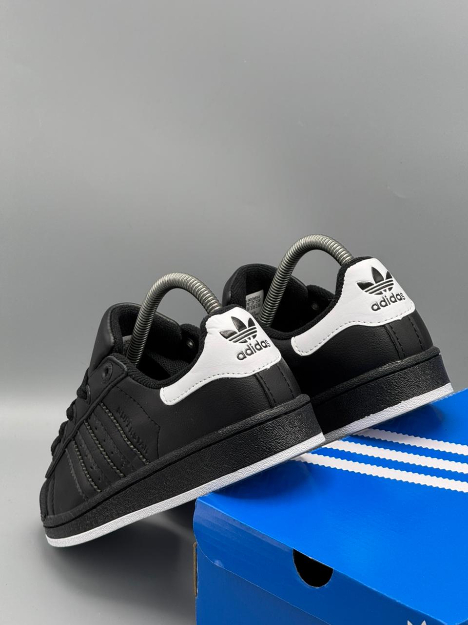 Adidas Superstar