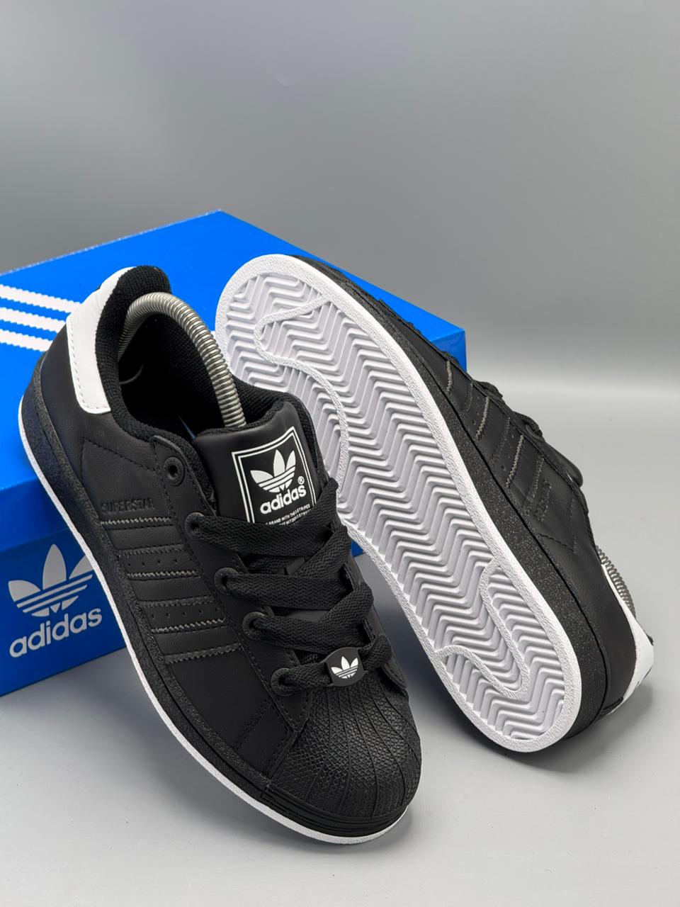 Adidas Superstar