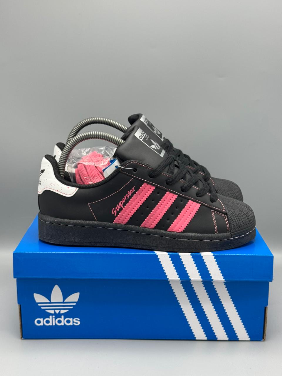 Adidas Superstar