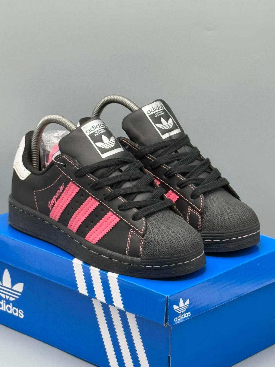 Adidas Superstar