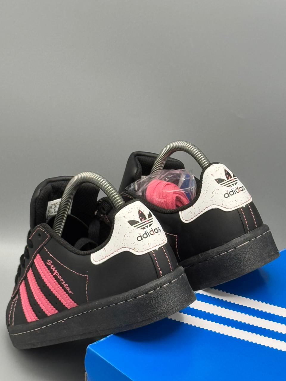 Adidas Superstar