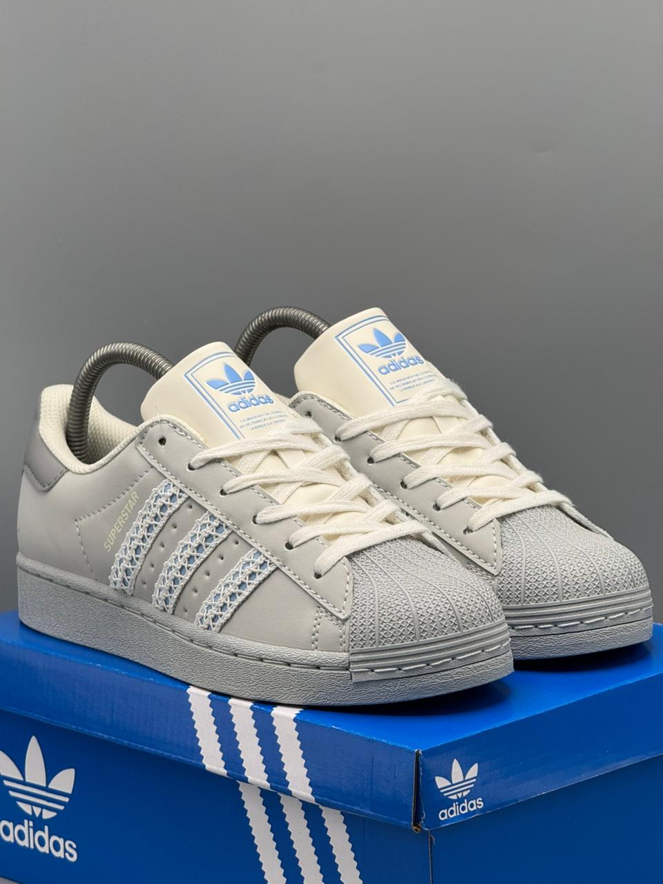 Adidas Superstar