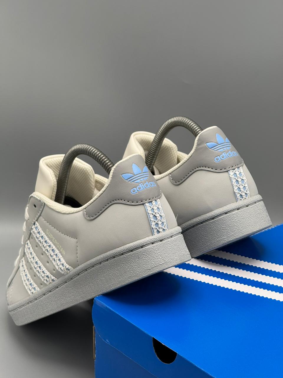 Adidas Superstar
