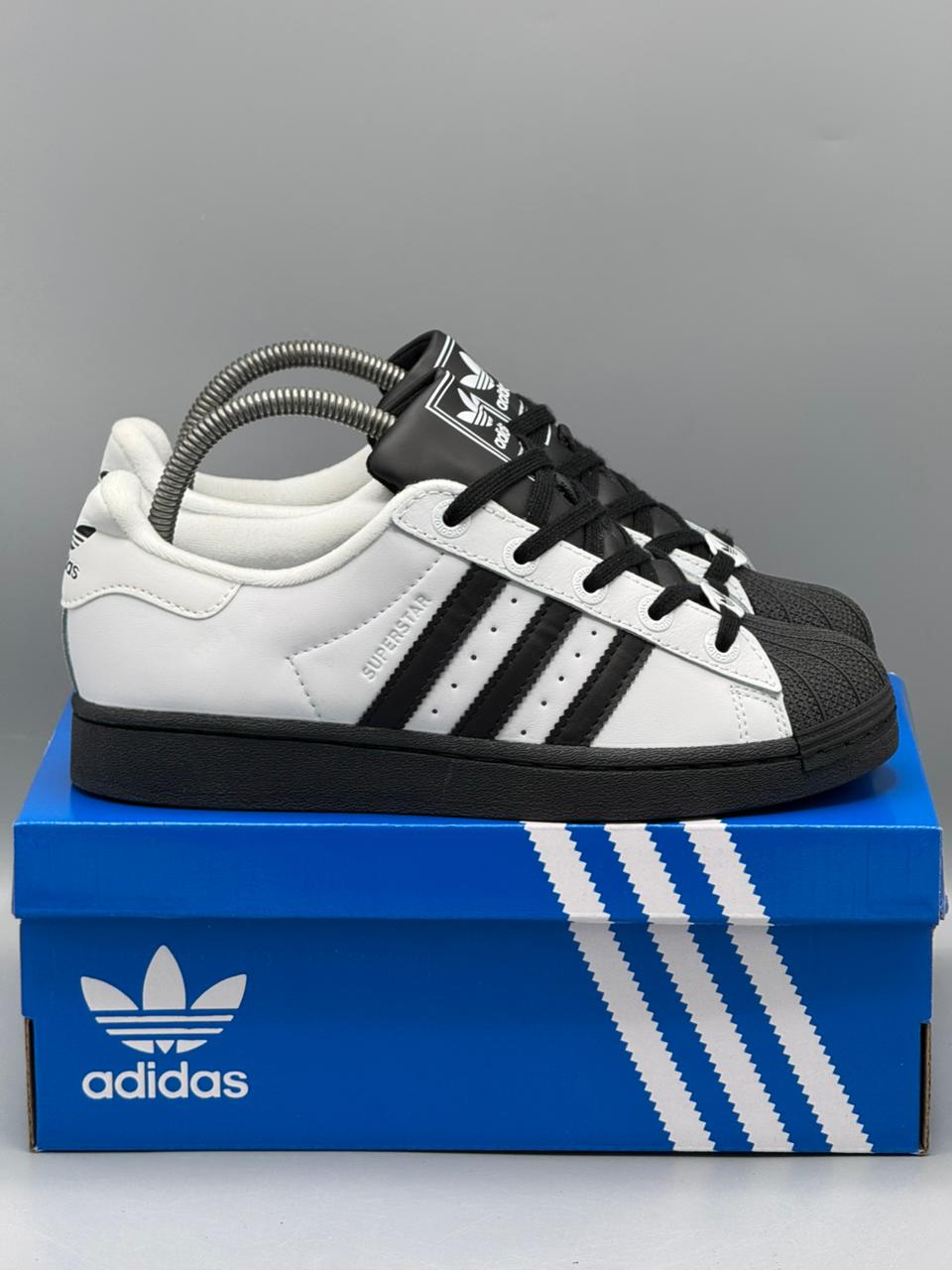 Adidas Superstar