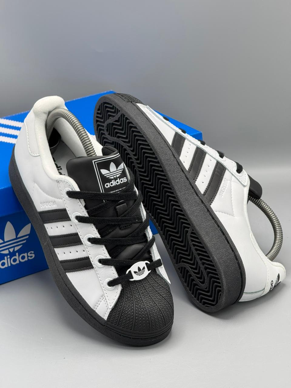 Adidas Superstar
