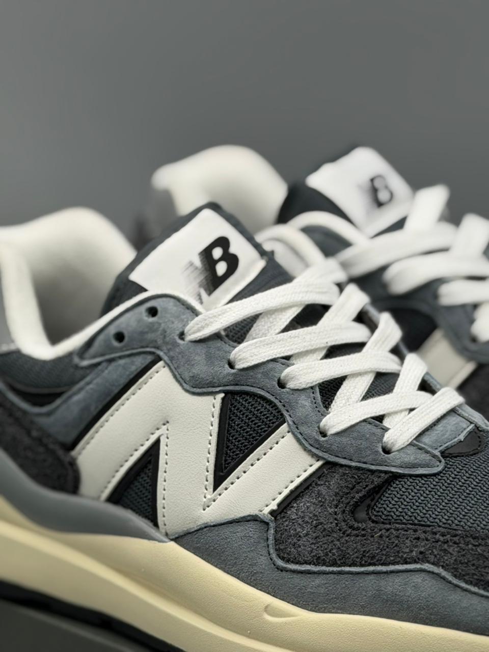 New Balance 5740