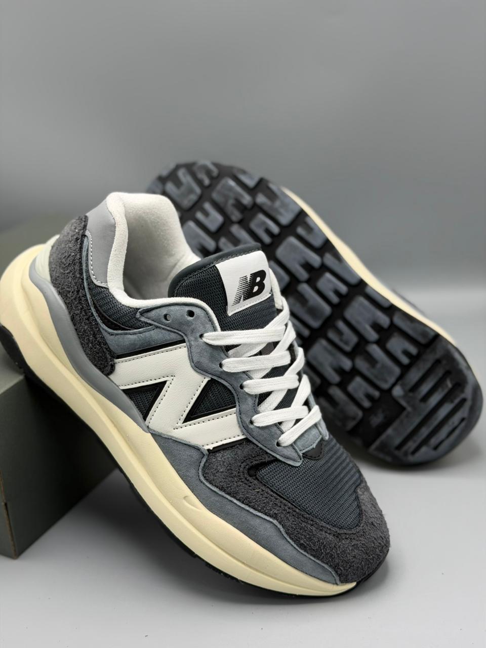 New Balance 5740