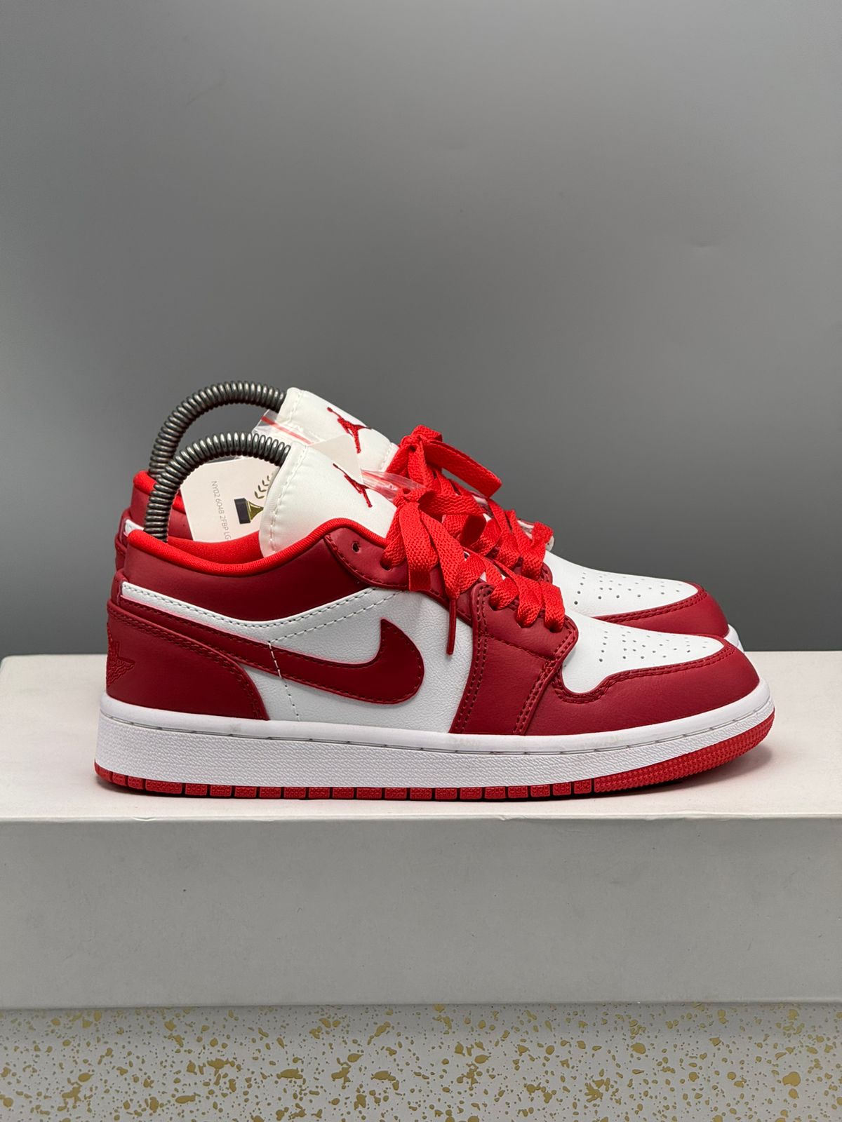 Jordan 1 Retro Low “Red White”