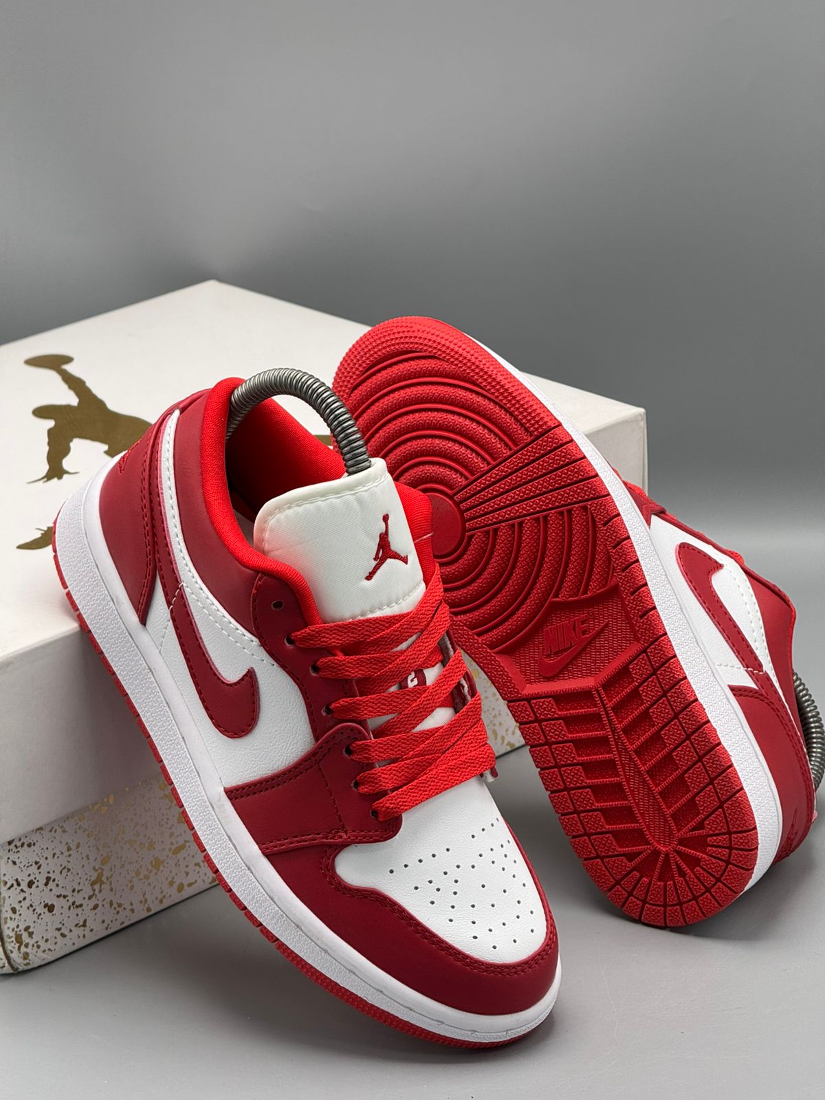 Jordan 1 Retro Low “Red White”