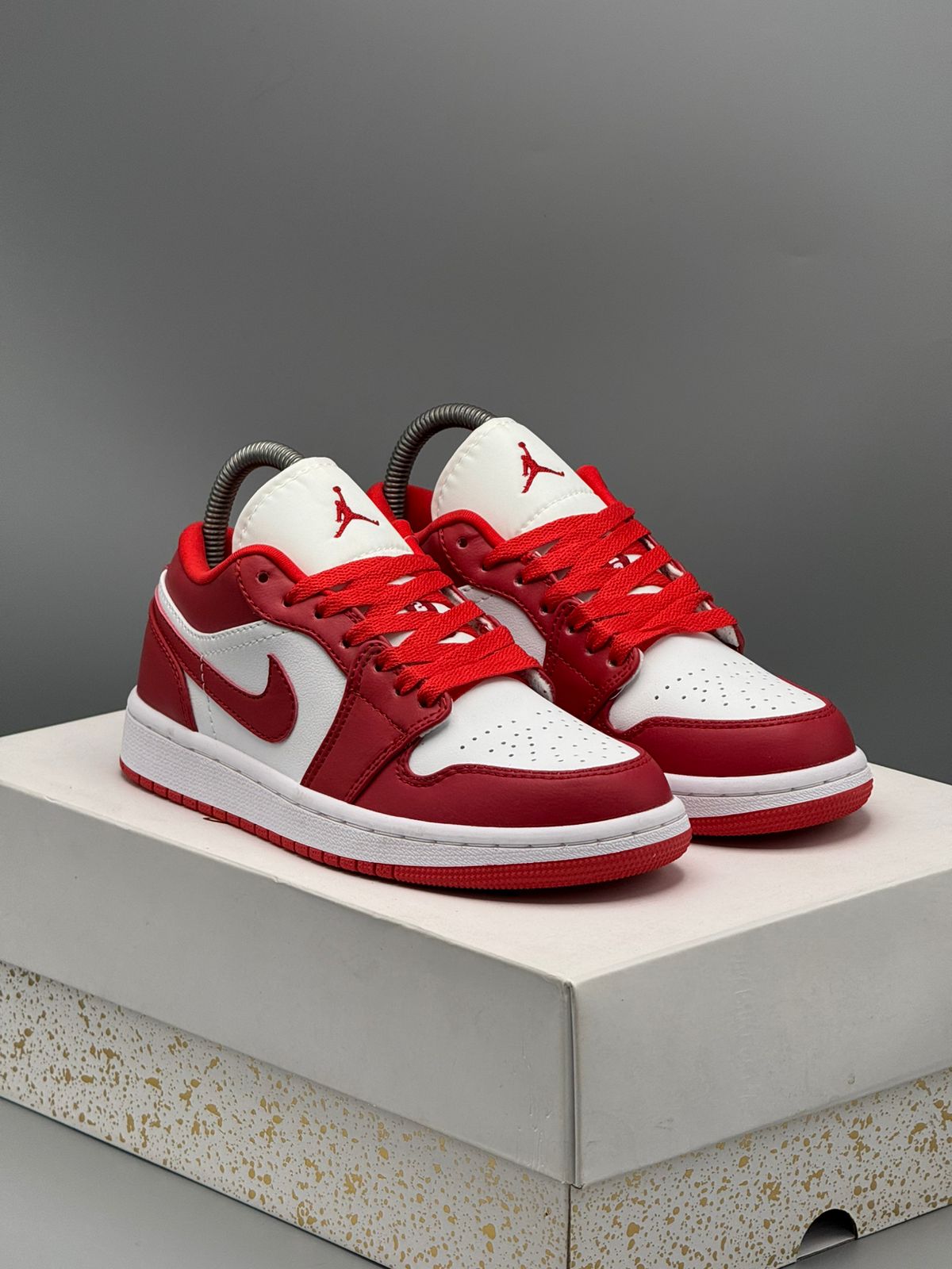 Jordan 1 Retro Low “Red White”