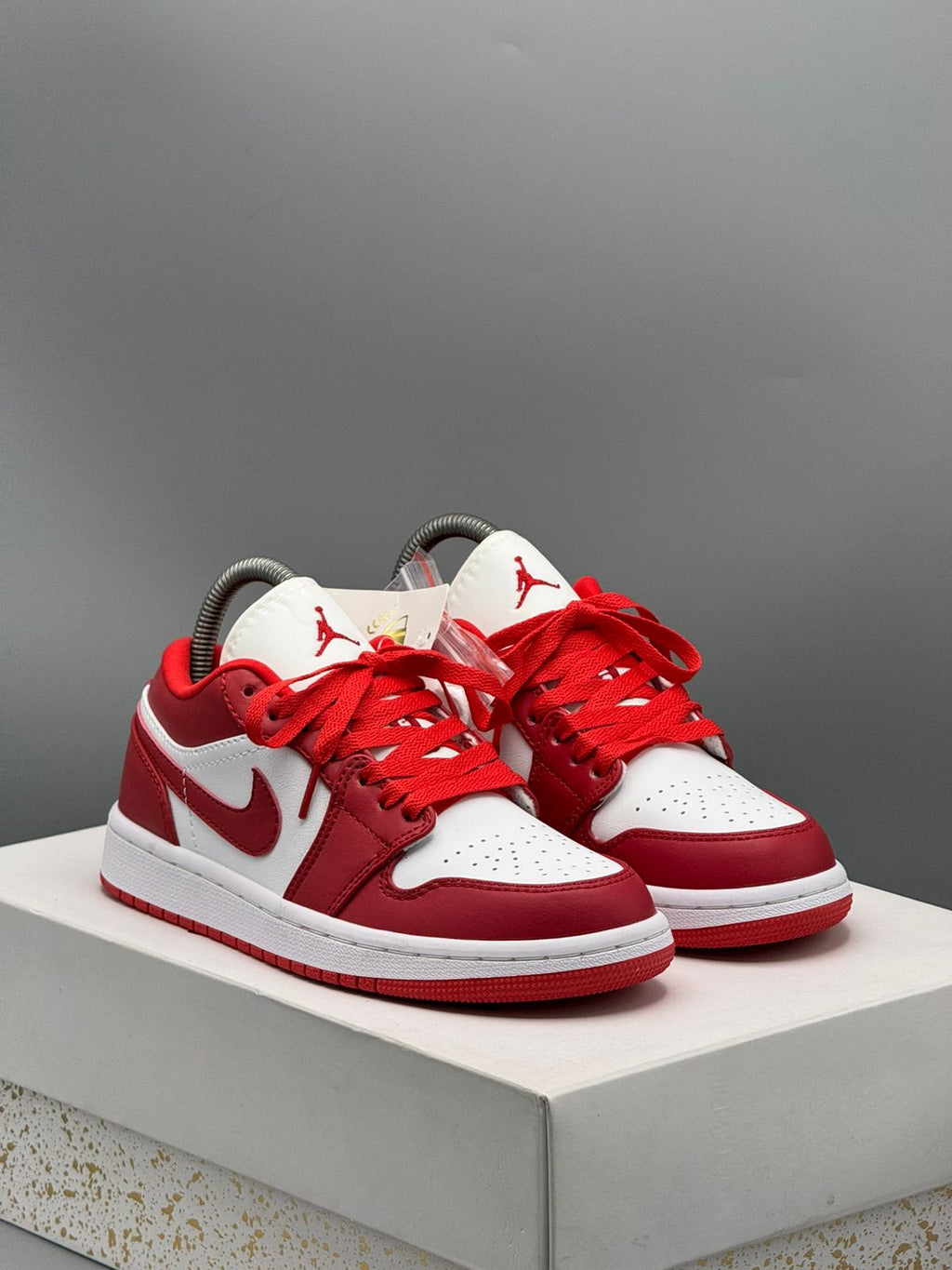 Jordan 1 Retro Low “Red White”
