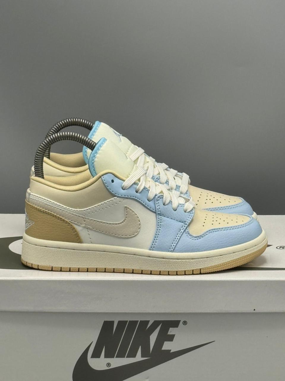 Jordan 1 Retro Low “Sky Cream”
