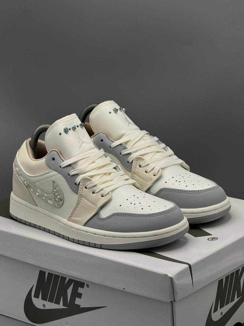 Jordan 1 Retro Low “Pearl Grey Luxe”