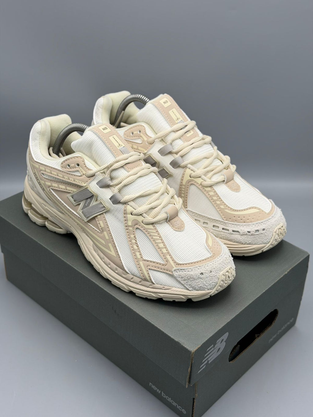 New Balance 1906R