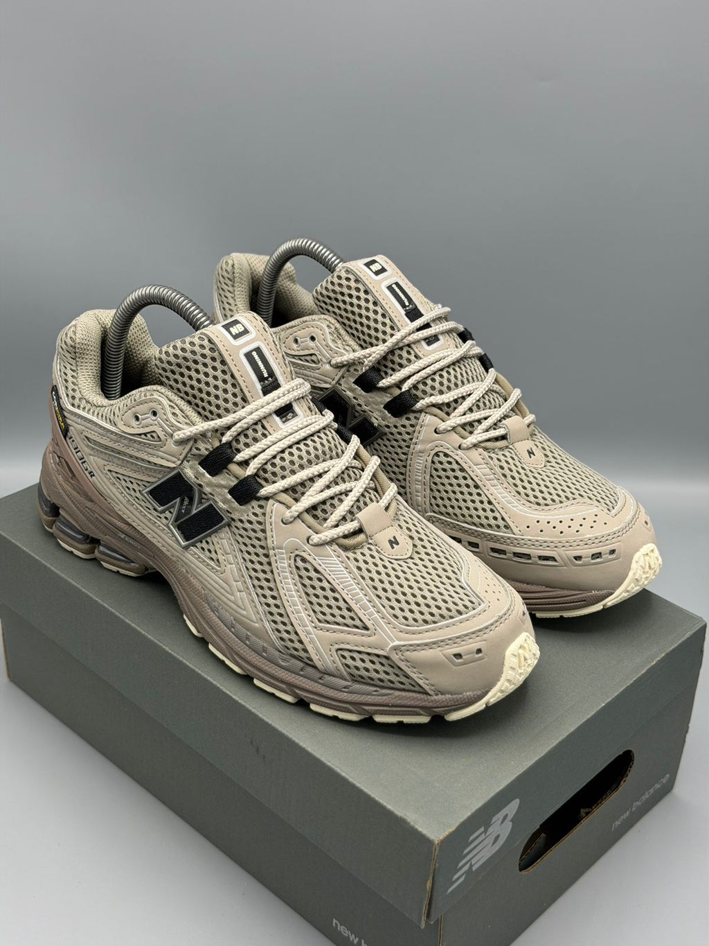 New Balance 1906R