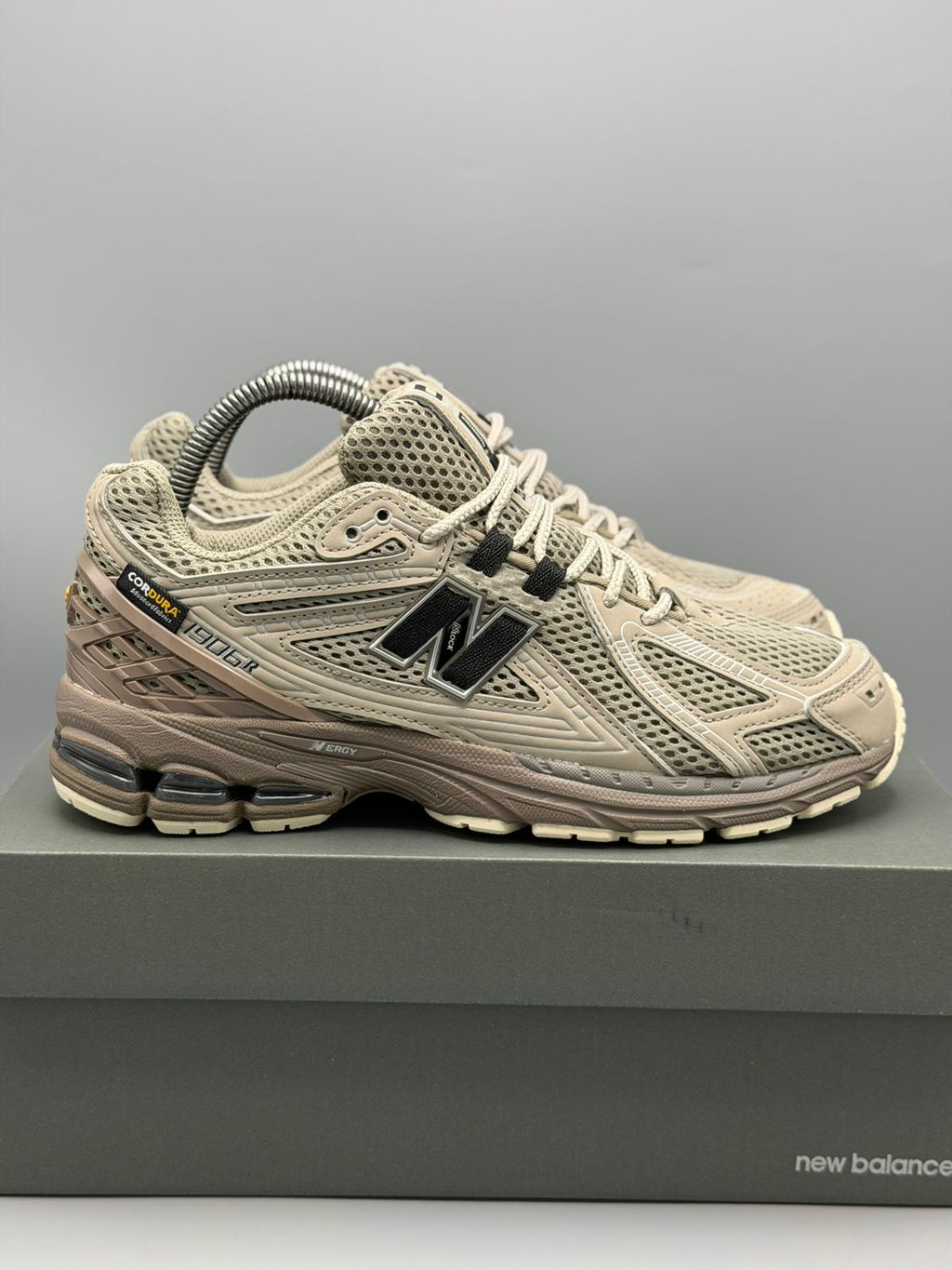 New Balance 1906R
