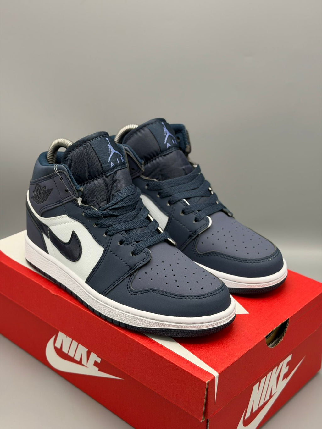 Jordan 1 Retro “Obsidian White”