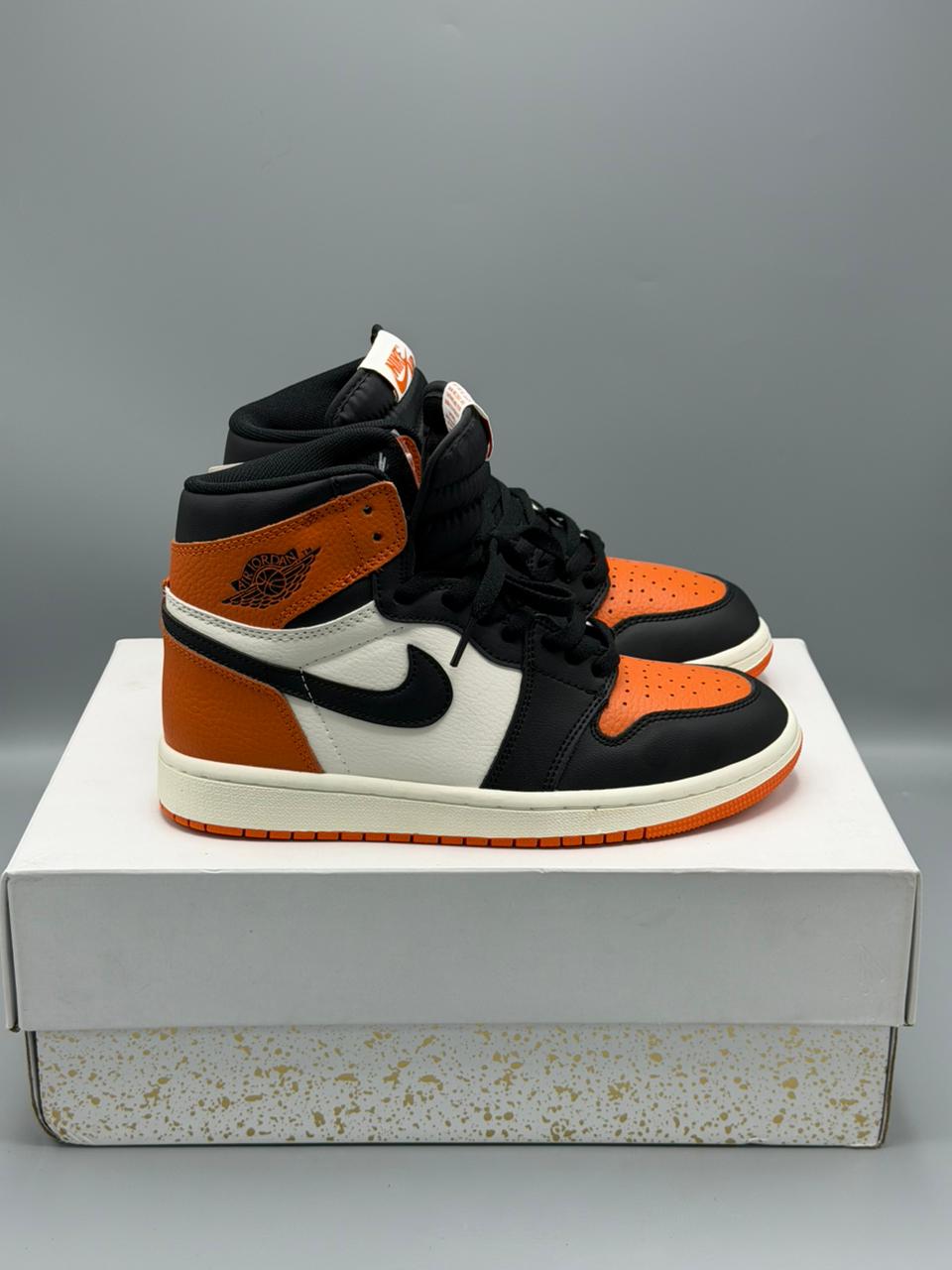 Jordan 1 Retro “Orange Black”