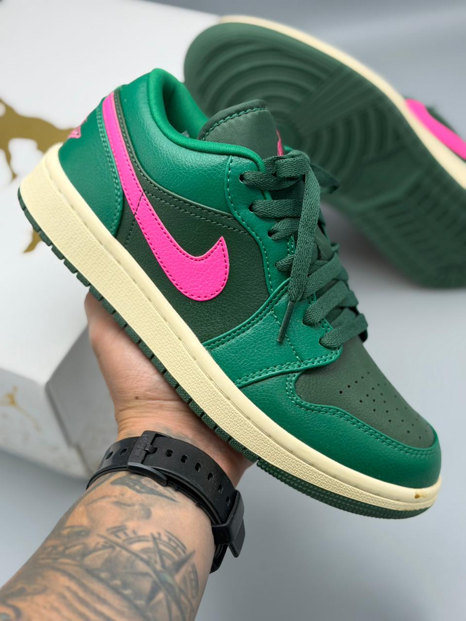 Jordan 1 Retro Low “Green Pink”