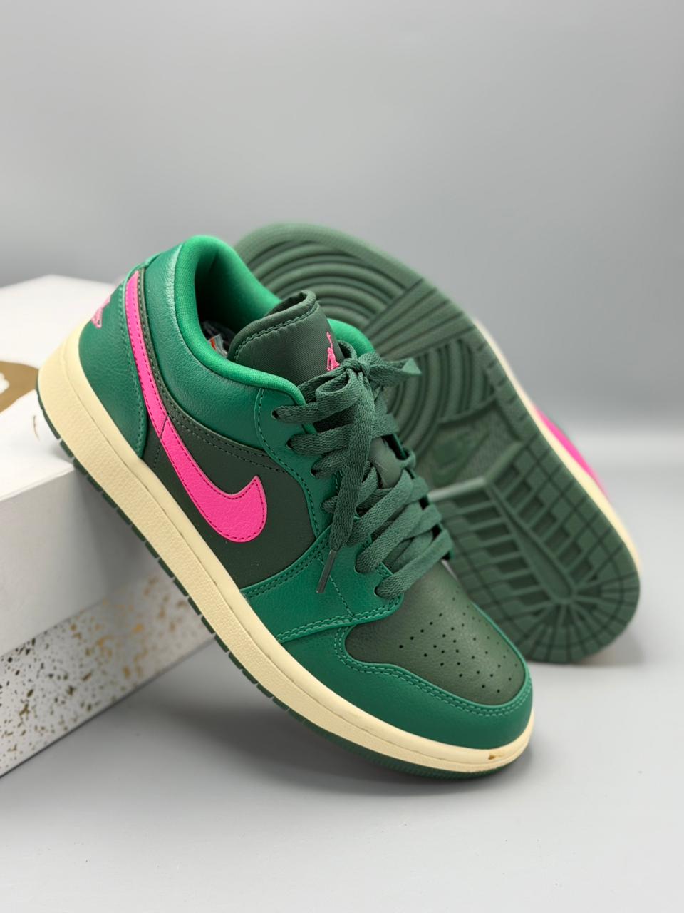 Jordan 1 Retro Low “Green Pink”