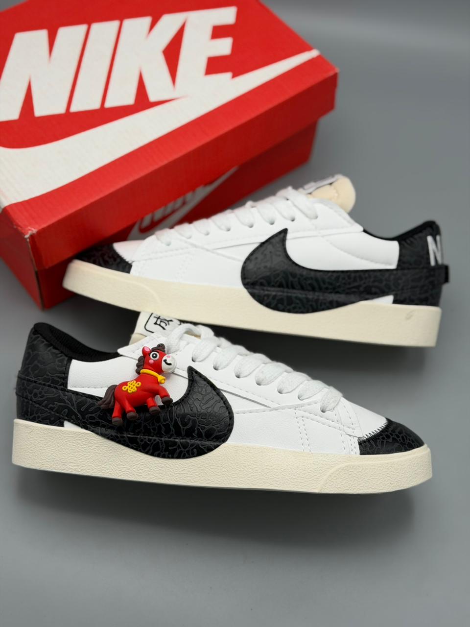Nike Blazer