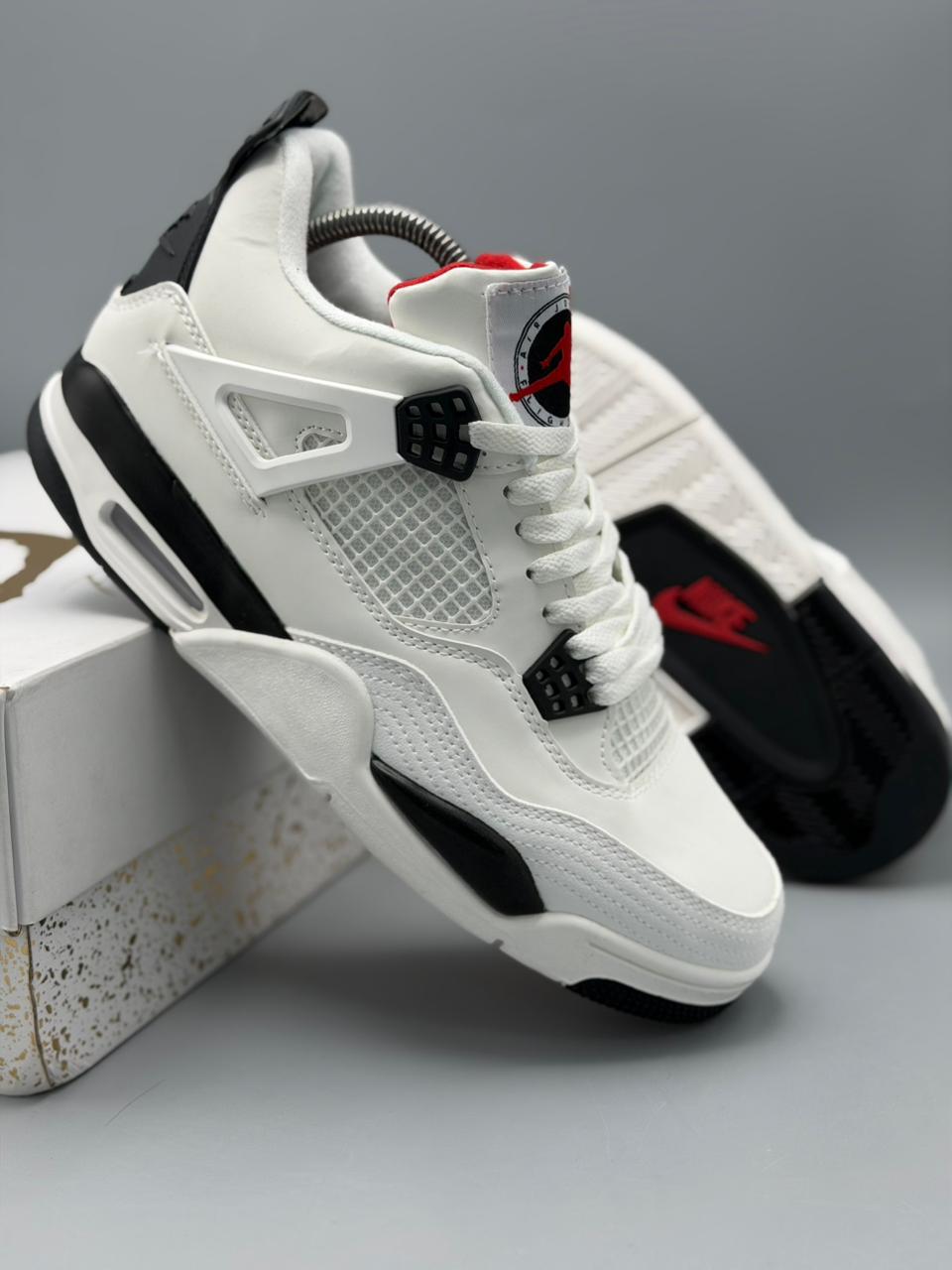 Jordan 4 Retro