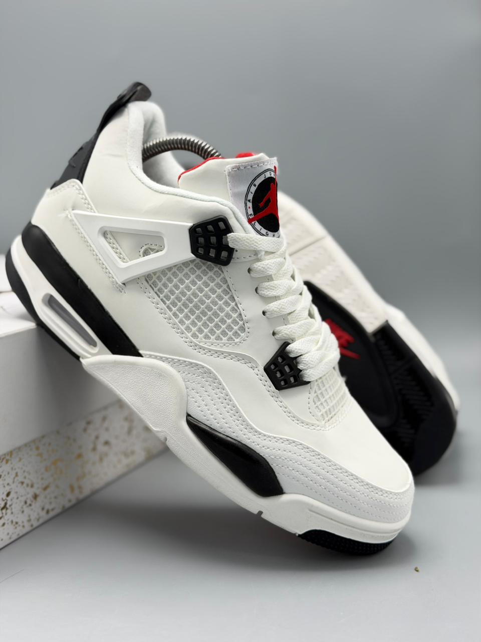 Jordan 4 Retro